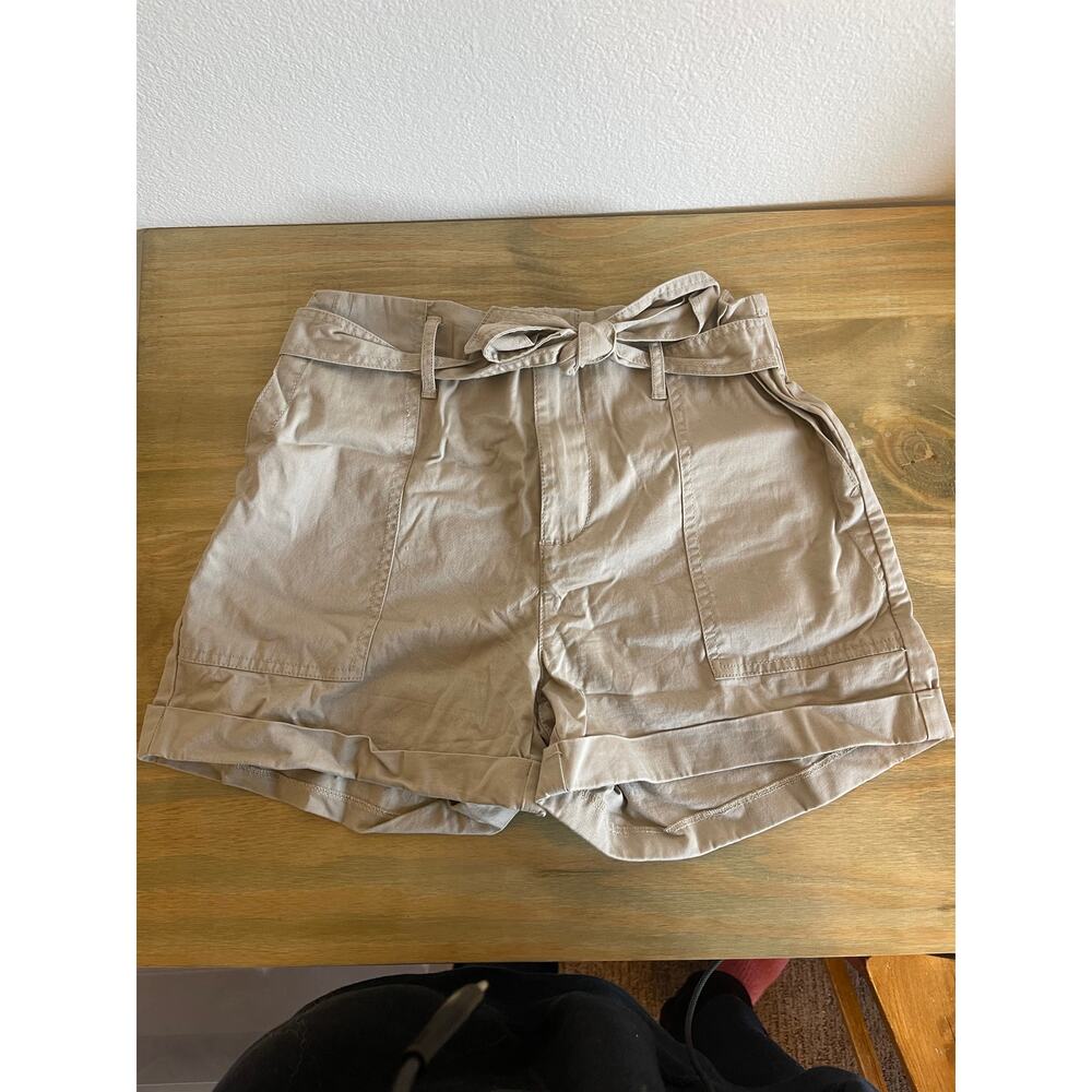 NWOT Womens Cargo HighWaisted Shorts, Vanilla Star, Tan Cargo With Belt Size 27